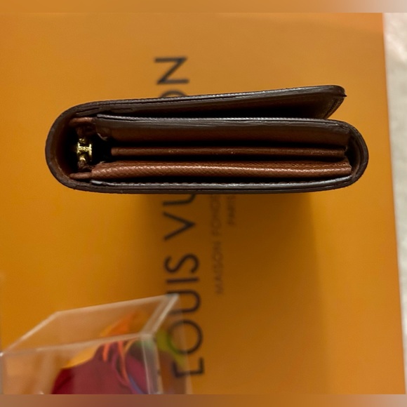 LV Monogram Middy (Medium) sized Wallet in EUC - Picture 10 of 14